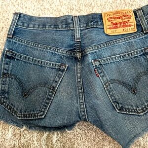 Levi shorts low cut